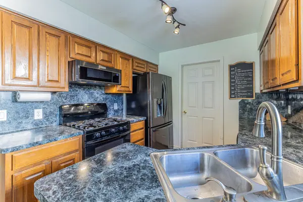 2402 Susan LN, Leander, TX 78641