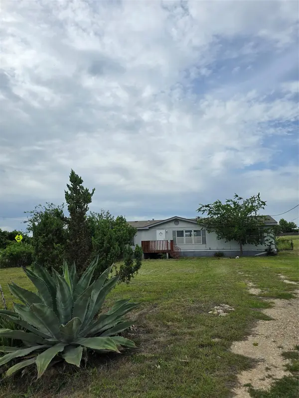101 Crestview DR, Liberty Hill, TX 78642