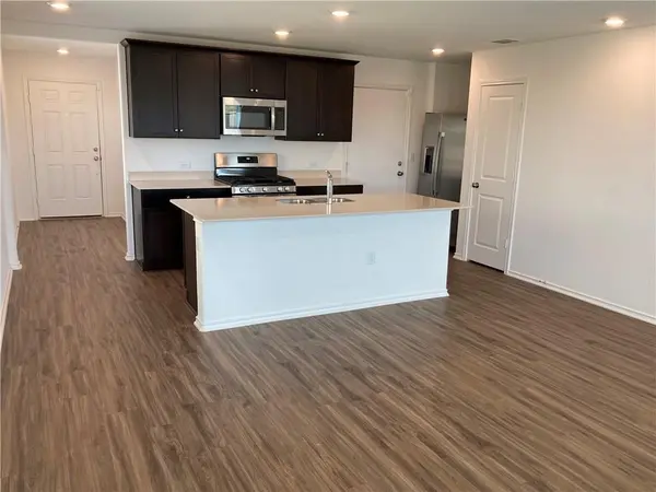 7204 Dancing Wind LN, Del Valle, TX 78617