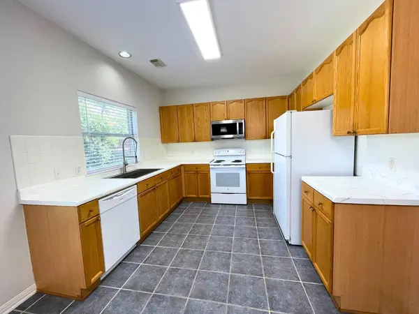 6400 La Carman LN, Austin, TX 78749