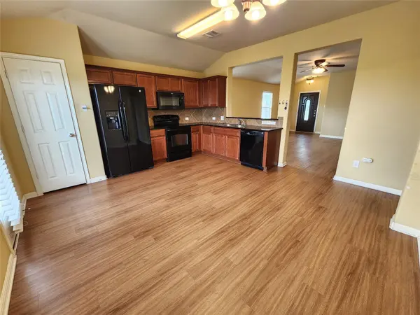 107 Lavaca LOOP, Hutto, TX 78634