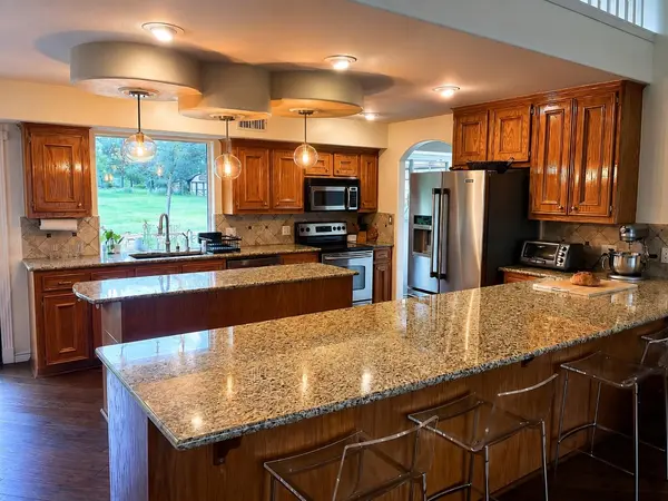 137 Wamel WAY, Cedar Creek, TX 78612