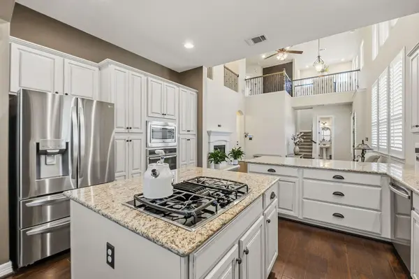 401 Bellagio DR, Lakeway, TX 78734