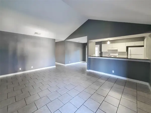 1813 Nicole CIR #B, Round Rock, TX 78664