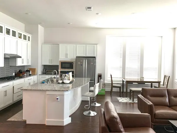 1937 Sir Nathaniel LN, Leander, TX 78641