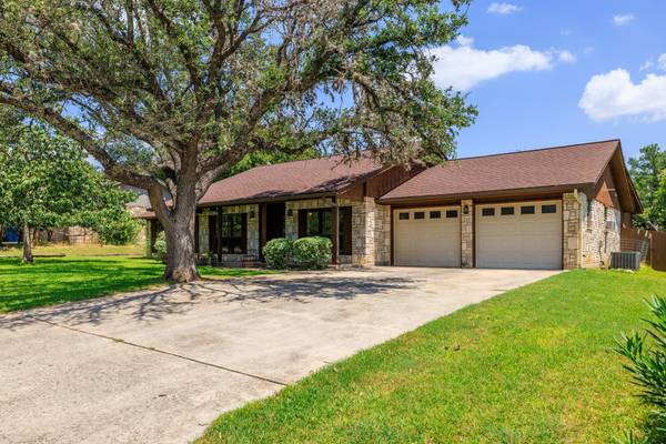 415 Meadow Ridge DR, Kerrville, TX 78028