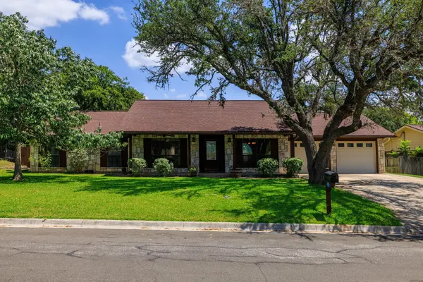 415 Meadow Ridge DR, Kerrville, TX 78028