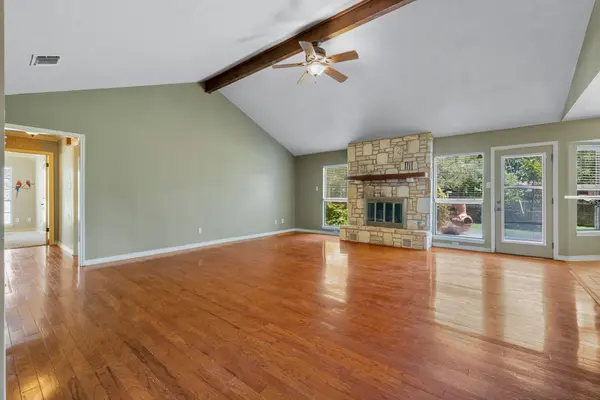 415 Meadow Ridge DR, Kerrville, TX 78028