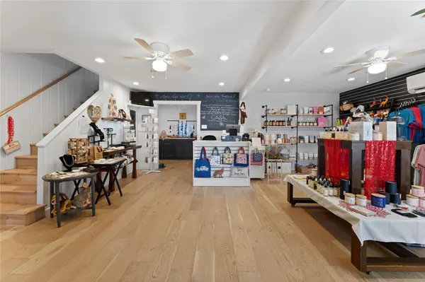 310 WIMBERLEY SQ, Wimberley, TX 78676