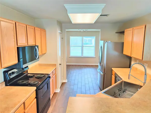 100 Pimlico, Kyle, TX 78640