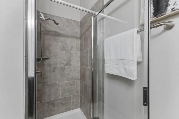 900 Myrna BND, Leander, TX 78641