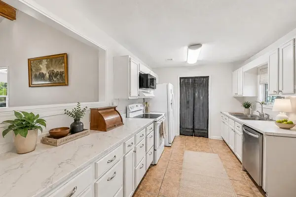 508 River Hills DR, San Marcos, TX 78666
