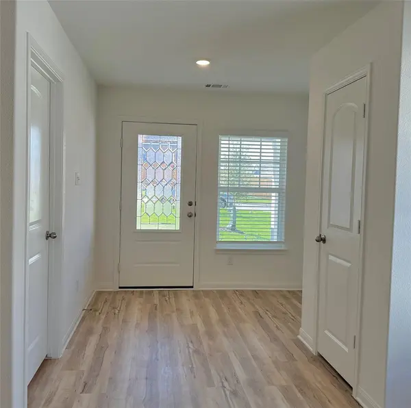 133 Captain Dooley LN, Jarrell, TX 76537