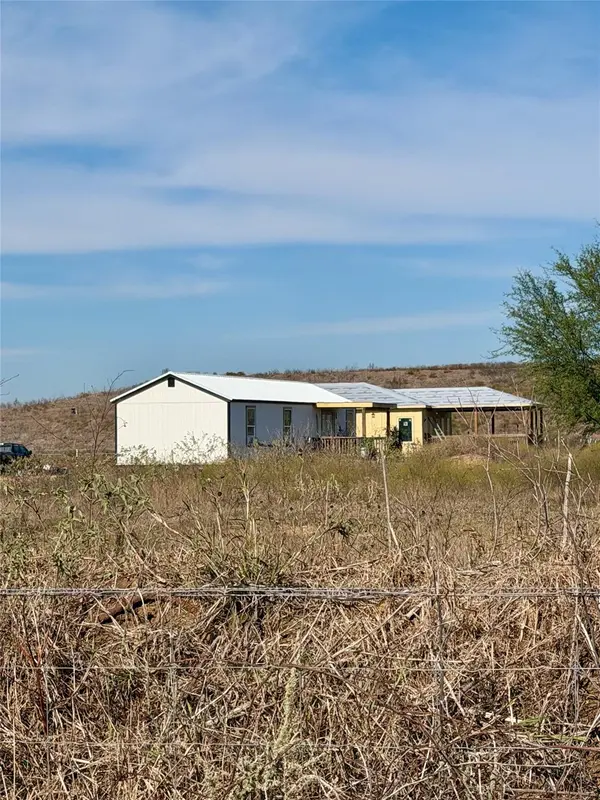 2051 County Road 102, Columbus, TX 78934