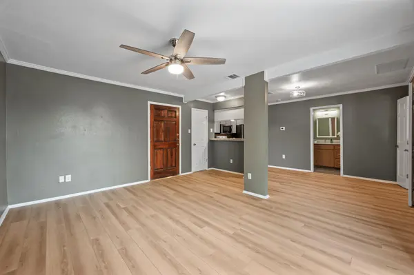 6910 Hart LN #211, Austin, TX 78731