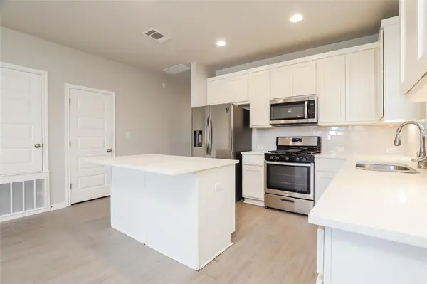 2724 Juniper Woods RD, Leander, TX 78641