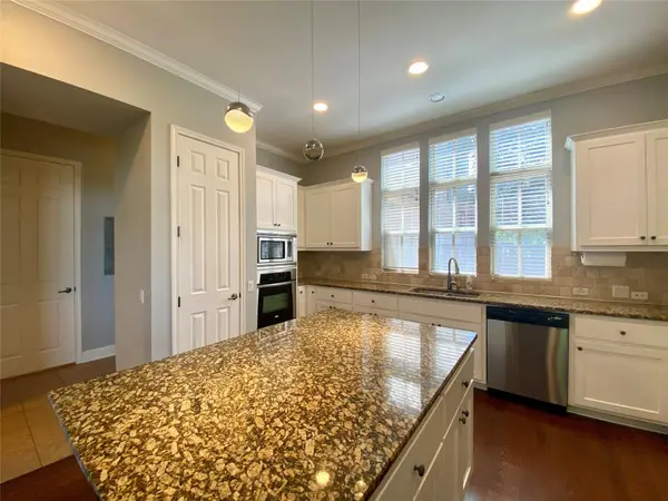 2009 Emma Long ST, Austin, TX 78723
