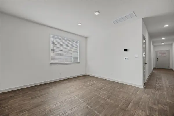 231 Lavaca River LN, Hutto, TX 78634