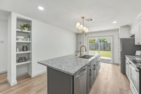 211 Banner Ave, Leander, TX 78641