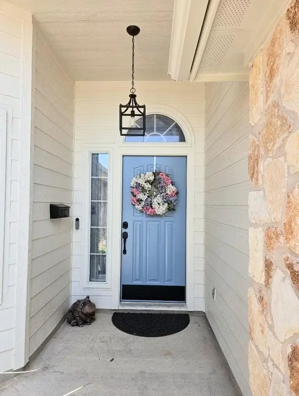 300 Fistral DR, Hutto, TX 78634