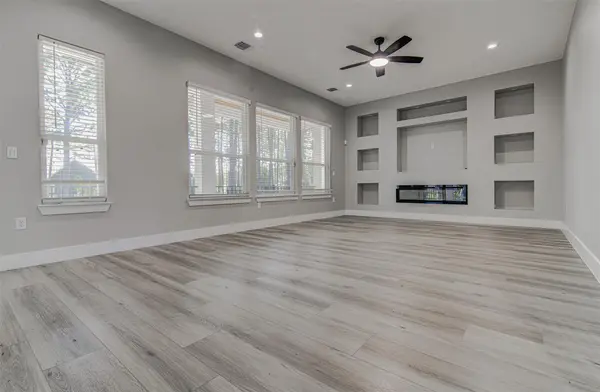 124 Feather Grass LN, Bastrop, TX 78602