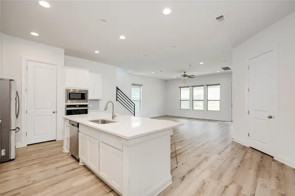 9813 Evening Canopy DR, Manor, TX 78653