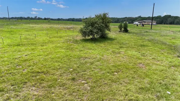 8150 Old Colony Line RD, Dale, TX 78616