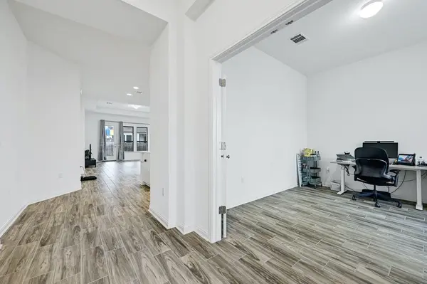 6725 Denia DR, Austin, TX 78739