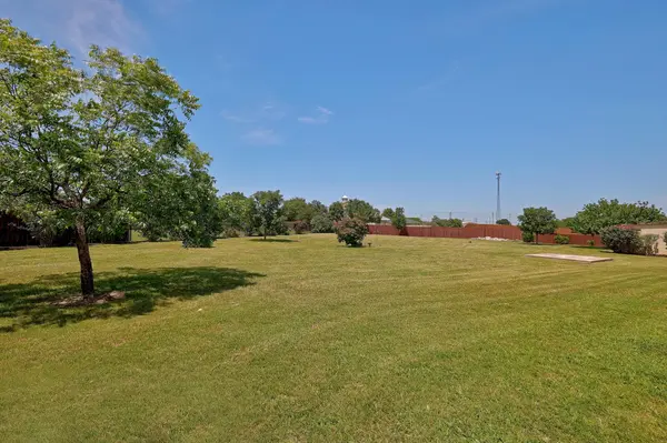101 Lakeview LN, Georgetown, TX 78633