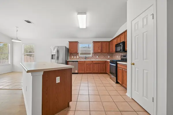 123 Loon Lake DR, Kyle, TX 78640