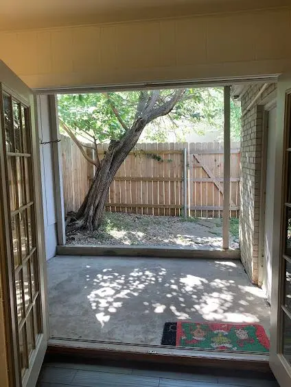 8811 Dawnridge CIR #102, Austin, TX 78757