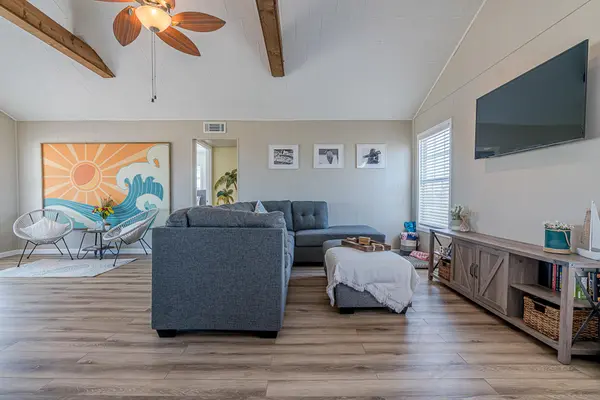 402 Seashell DR, Surfside Beach, TX 77541