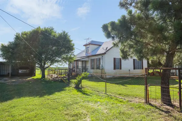 1546 County Road 203, Paige, TX 78659