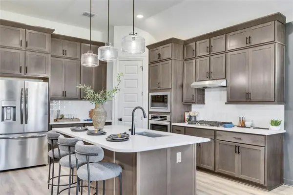 105 Edgemoor CV, Georgetown, TX 78628