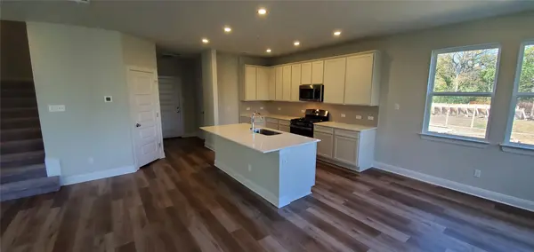2800 Joe DiMaggio BLVD #63, Round Rock, TX 78665