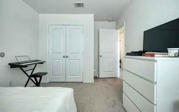 448 Major Lee LN W, Jarrell, TX 76537