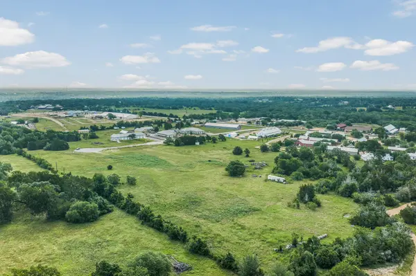 109 Compound LN, Round Top, TX 78954