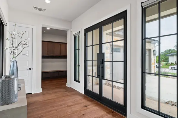 1106 Flint Ridge TRL, Georgetown, TX 78628