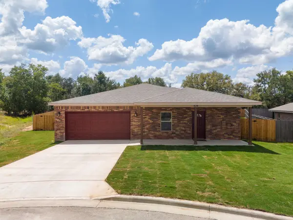 828 Elijah LN, Lampasas, TX 76550