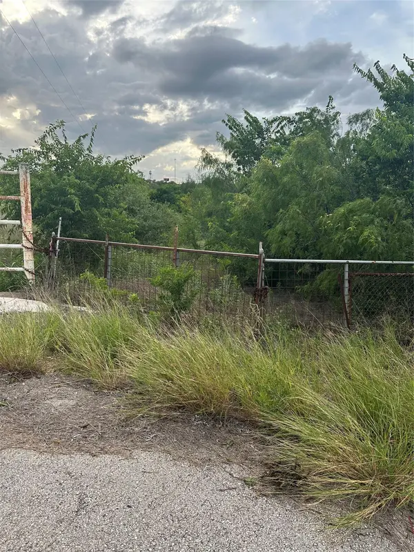 3 Lehman RD, Kyle, TX 78640