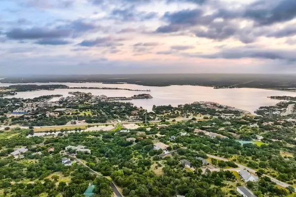 900 Cheyenne ST, Horseshoe Bay, TX 78657