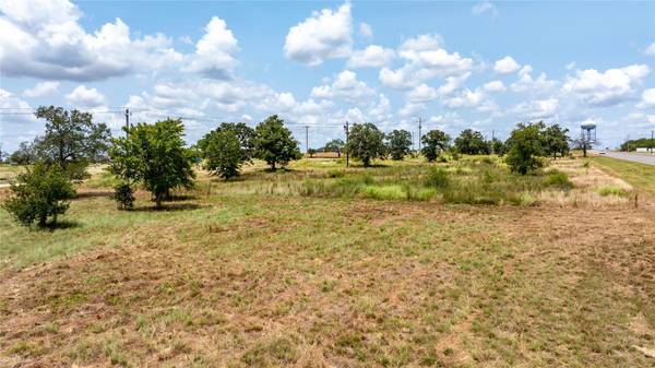 00000 N Magnolia Ave, Luling, TX 78648