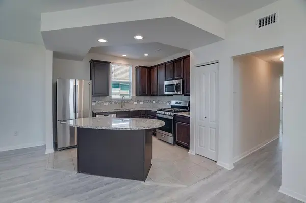 576 Ferrule DR, Kyle, TX 78640