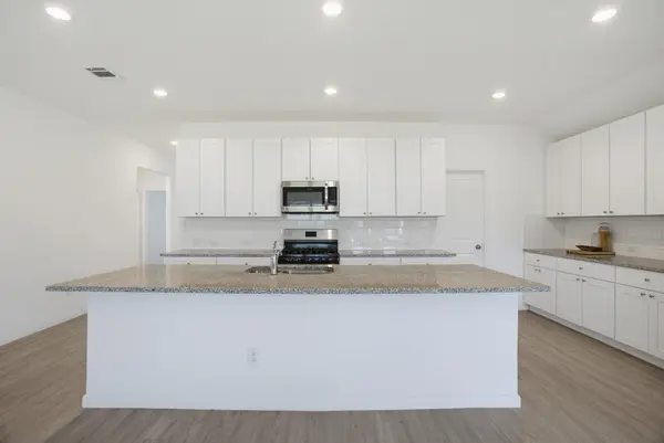 5904 Geronimo WAY, Seguin, TX 78155
