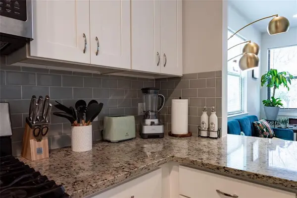 4702 Leslie Ave #A, Austin, TX 78721