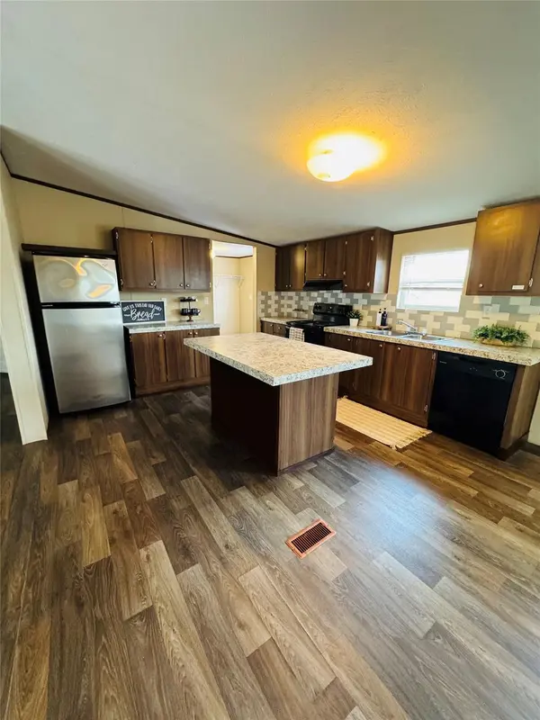 360 Margarita DR, Dale, TX 78616