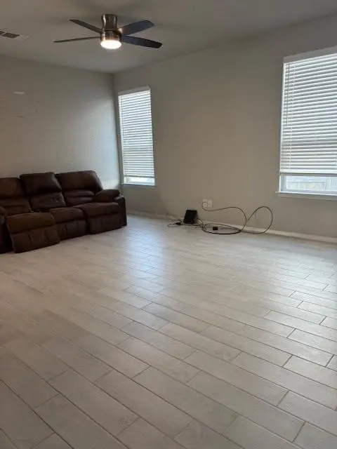 404 Black Opal DR, Jarrell, TX 76537