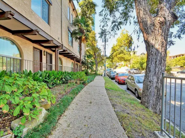 505 W 7th ST #202, Austin, TX 78701