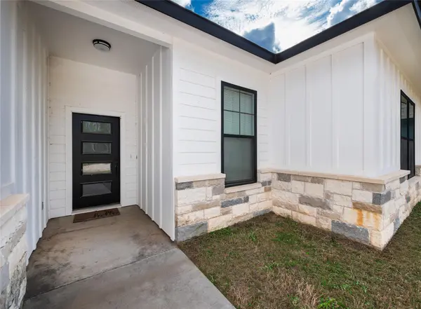 108 W Keomuku LN, Bastrop, TX 78602