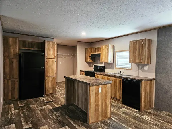218 Waco ST, Mcdade, TX 78650